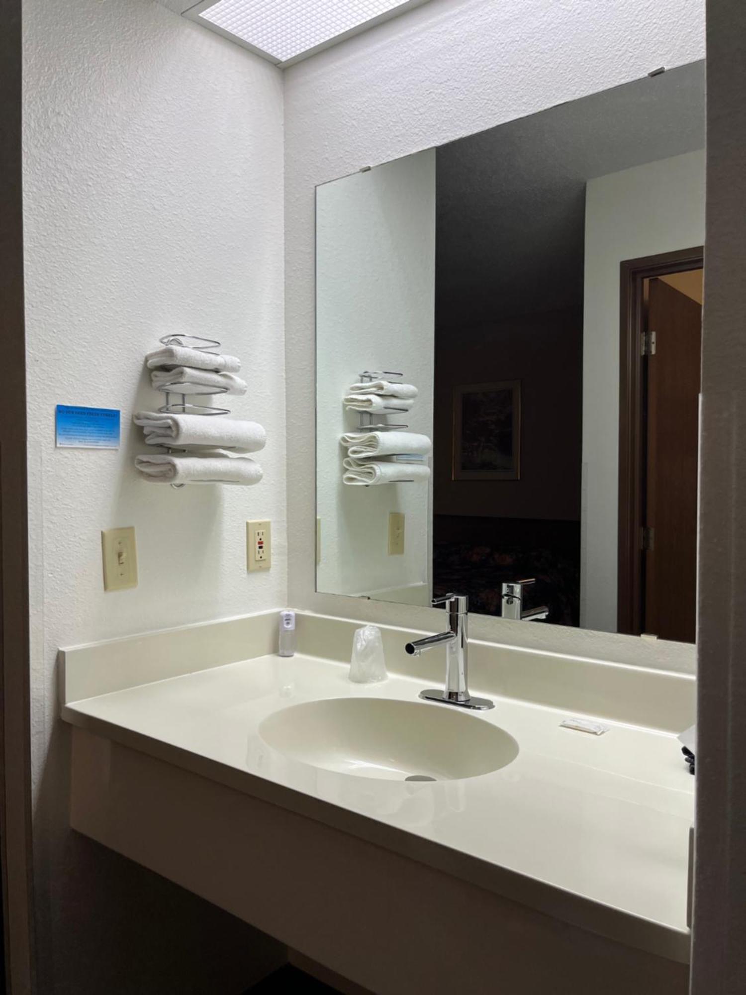 Boulder Bear Motor Lodge Boulder Junction Dış mekan fotoğraf